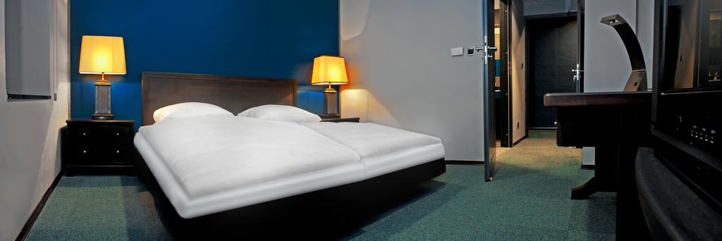 Blues Hotel Chorzów Rom bilde